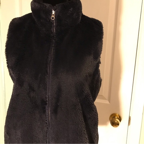 Women’s medium J. Crew fuzzy vest.  Navy blue - Picture 5 of 6